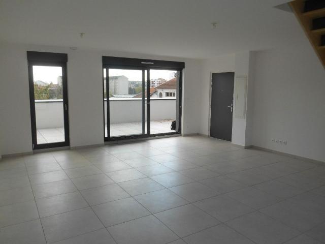 APPARTEMENT 3 pièce s 90m²