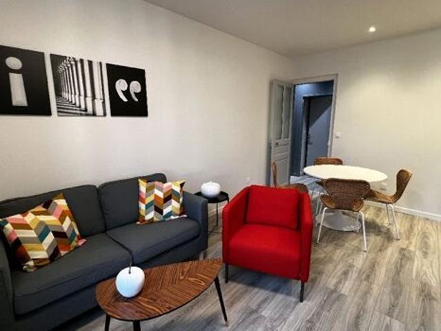 Appartement 3 pièces 43m2 REIMS 860 euros