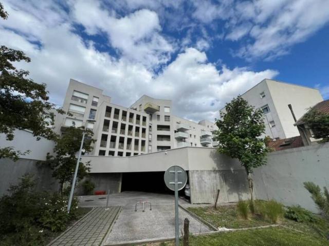 Appartement 3 pièces 44200 Nantes République Réf: 11783