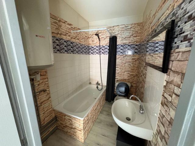 Appartement 3 pièces, 44 m² à louer à Tenay 01230