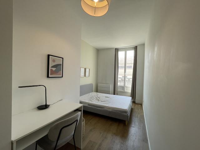 Appartement 3 pièces, 49 m² à louer à Marseille 2 13002