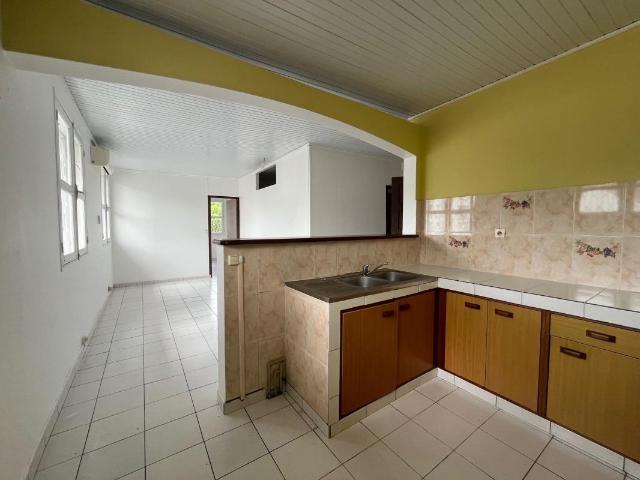Appartement 3 pièces, 53 m² à louer à Fort de France 97200