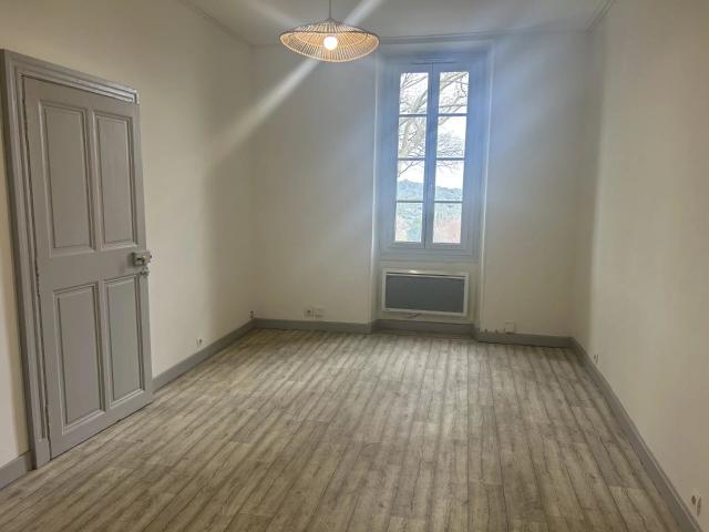 Appartement 3 pièces, 51 m² à louer à Uzès 30700