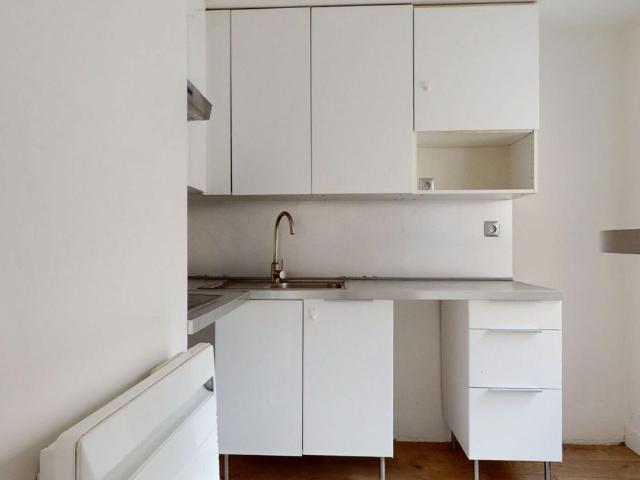 Appartement 3 pièces 51m2 Paris 18ieme