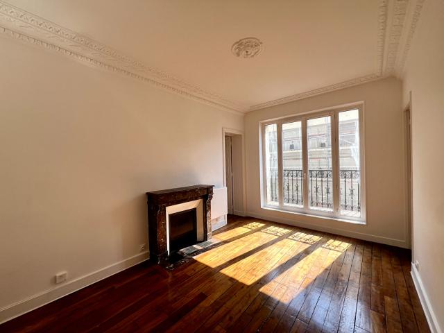 Appartement 3 pièces 57.72 m2 PARIS 15e