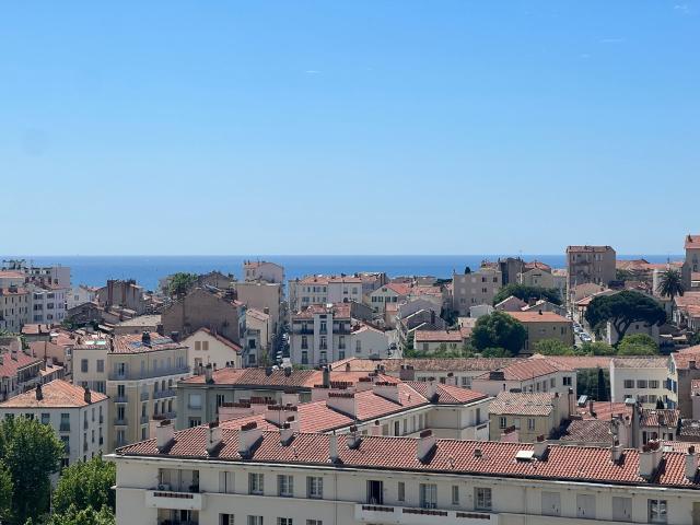 Appartement 3 pièces, 57 m² à louer à Toulon 83000