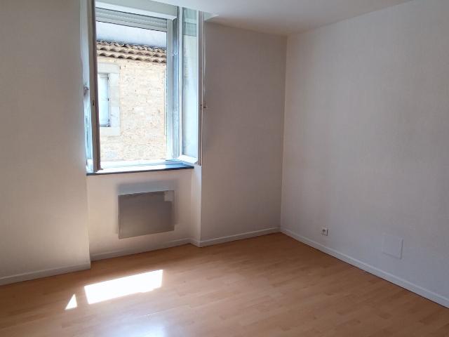 Appartement 3 pièces, 57 m² à louer à Laure Minervois 11800