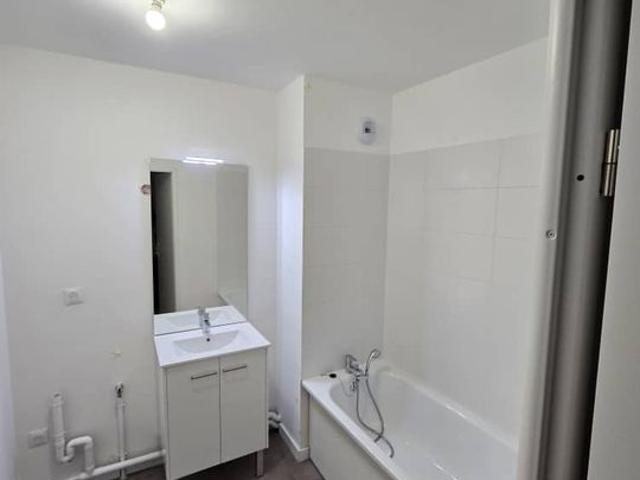 Appartement 3 pièces, 57 m² à louer à Loos 59120