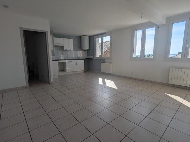 Appartement 3 pièces, 57 m² à louer à Naucelle 12800