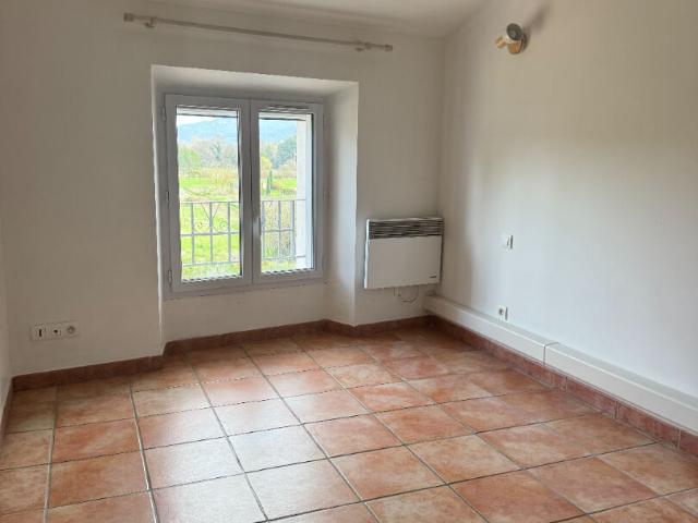 Appartement 3 pièces, 55 m² à louer à Garéoult 83136
