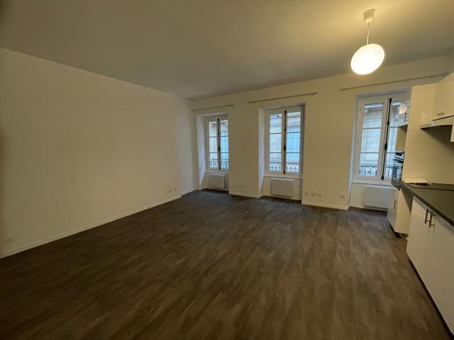 APPARTEMENT 3 PIECES 56.80m² – PORTE DIJEAUX BORDEAUX