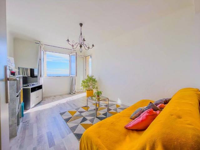 Appartement 3 Pièces /56 M2/CASSIN /VUE MER