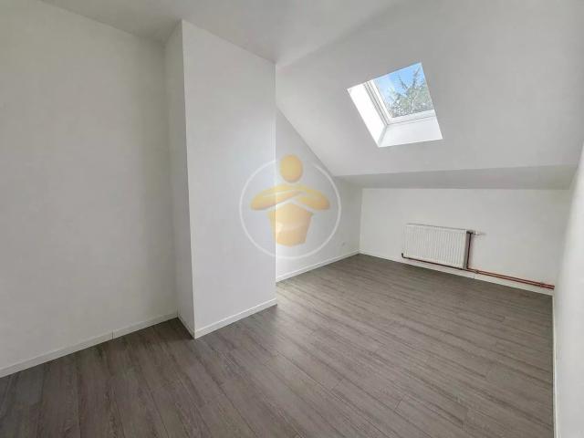 Appartement 3 pièces, 56 m² à louer à Charmes 02800