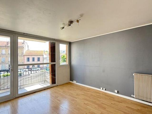 Appartement 3 pièces 56m2 REIMS 760 euros