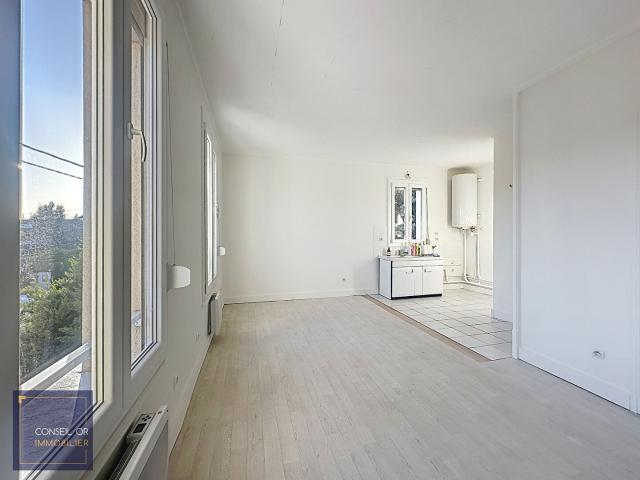 Appartement 3 pièces, 59 m² à louer à Saint Genis Laval 69230