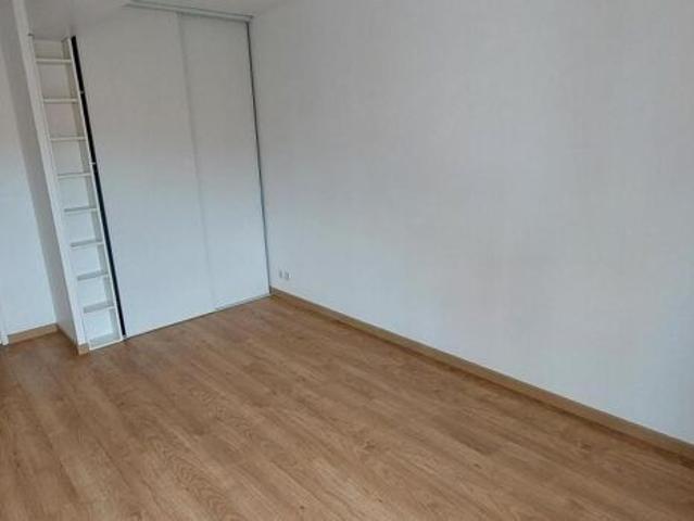 Appartement 3 pièces 63m2 REIMS 780 euros