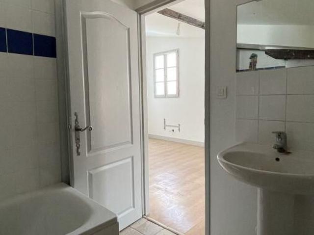 Appartement 3 pièces, 60 m² à louer à Thiers 63300
