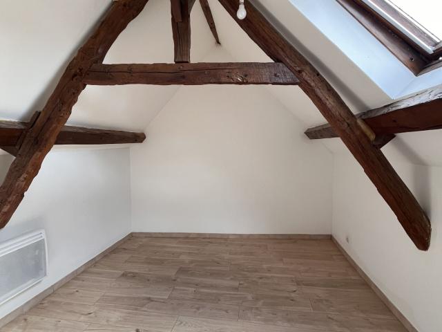 Appartement 3 pièces, 60 m² à louer à Avesnes le Comte 62810