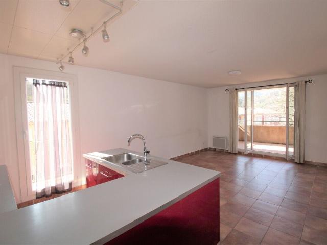 Appartement 3 pièces, 60 m² à louer à Belgentier 83210