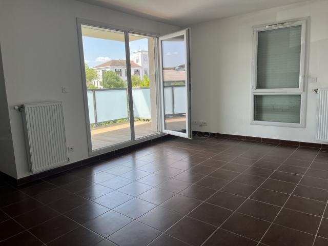 Appartement 3 pièces, 60 m² à louer à Décines Charpieu 69150