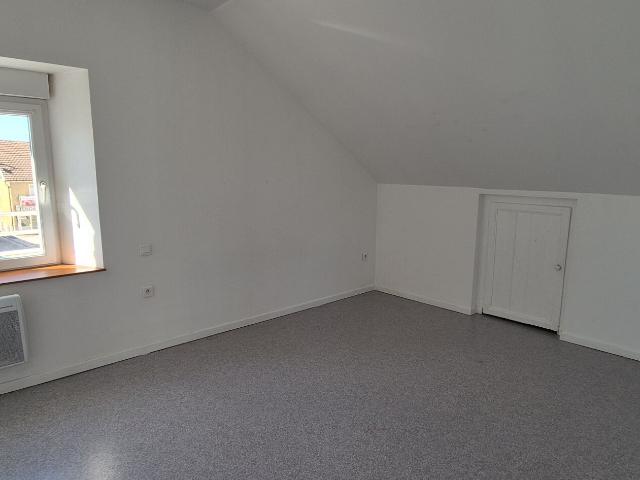 Appartement 3 pièces, 60 m² à louer à Mandeure 25350