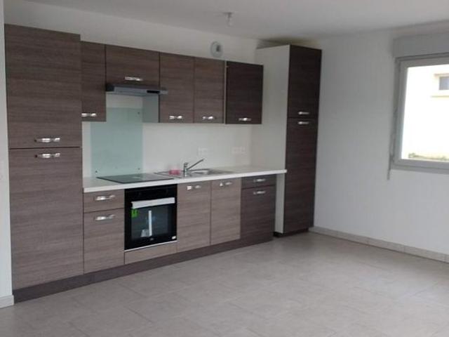 Appartement 3 pièces, 60 m² à louer à Savigny le Temple 77176