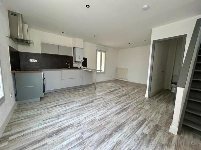 Appartement 3 pièces, 61 m² à louer à Nîmes 30900