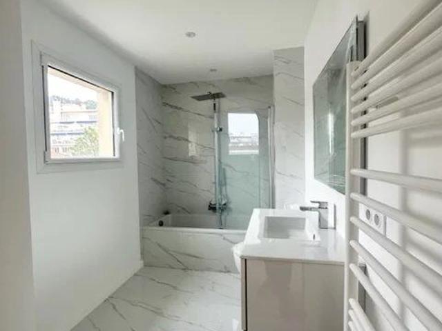 Appartement 3 pièces, 61 m² à louer à Nice 06300