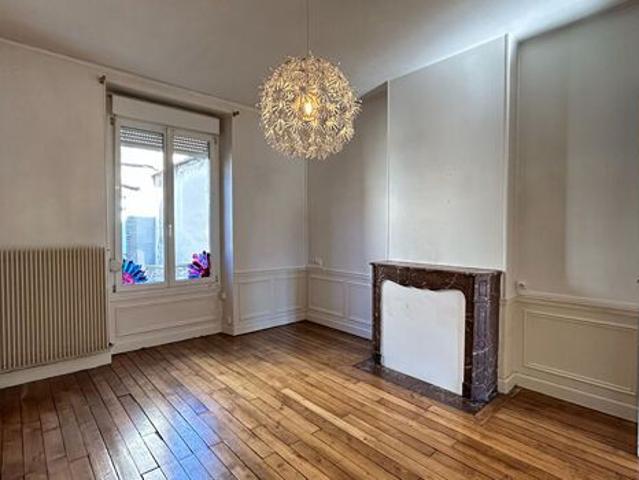 Appartement 3 pièces 61m2 REIMS 802 euros
