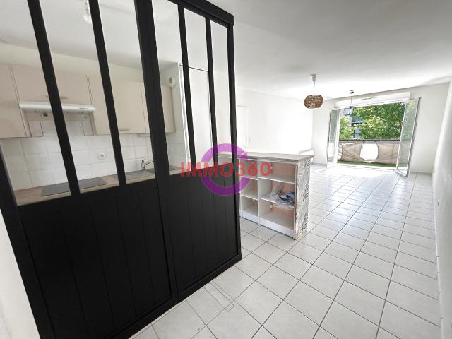 Appartement 3 pièces 62 m2 en résidence avec piscine