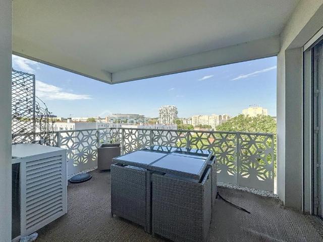 APPARTEMENT 3 PIÈCES 62m2 AVEC TERRASSE ET PARKING