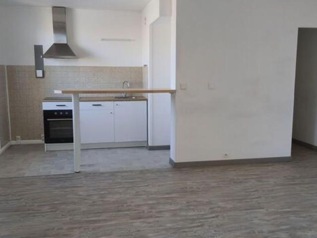 Appartement 3 pièces 62m2 REIMS 796 euros