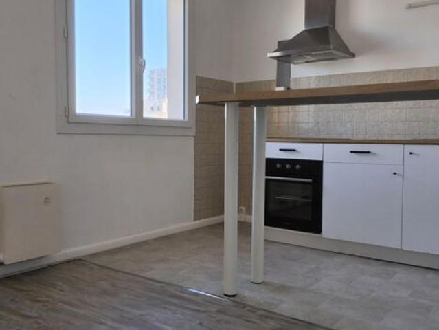 Appartement 3 pièces 62m2 REIMS 796 euros
