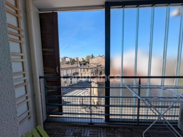 Appartement 3 pièces, 67 m² à louer à Bordeaux 33100
