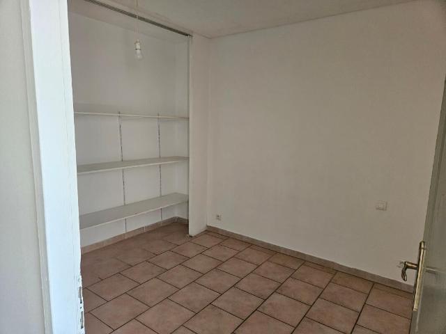 Appartement 3 pièces, 67 m² à louer à Cadenet 84160