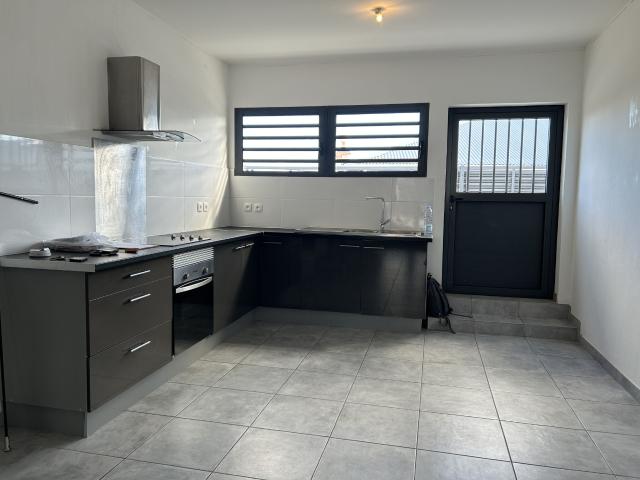 Appartement 3 pièces, 67 m² à louer à Saint Pierre 97410
