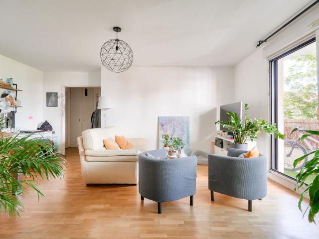 Appartement 3 pièces 67m2 1635.00euros CC