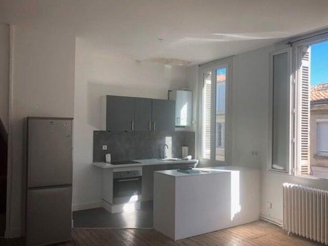 Appartement 3 pièces, 64 m² à louer à Bordeaux 33000