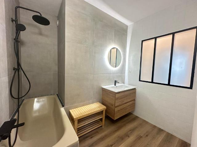 Appartement 3 pièces, 64 m² à louer à Nîmes 30000