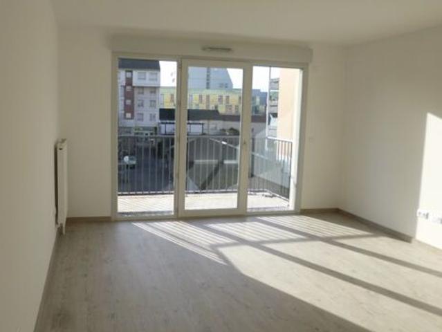 Appartement 3 pièces 64m2 REIMS 858 euros