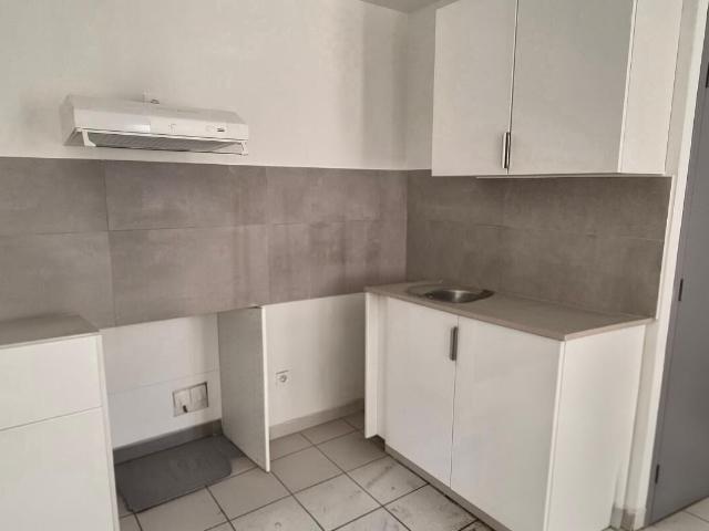 Appartement 3 pièces, 65 m² à louer à Villeveyrac 34560