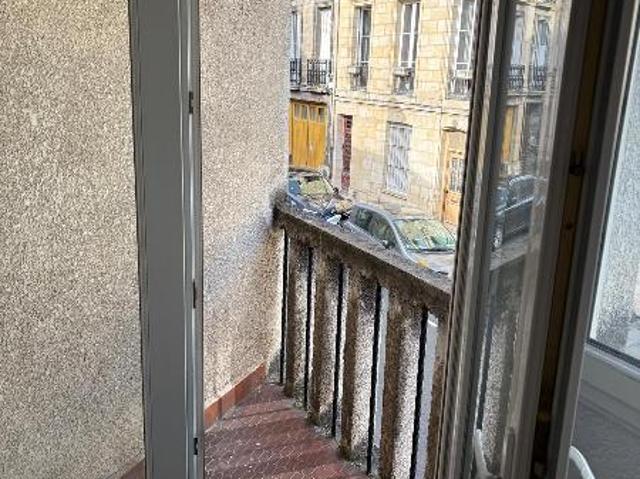 Appartement 3 pièces, 65 m² à louer à Bordeaux 33000