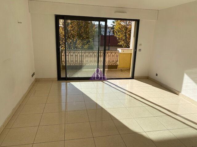 Appartement 3 pièces, 65 m² à louer à Hyères 83400