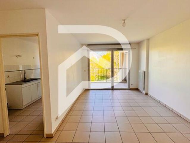 Appartement 3 pièces 65m2 REIMS 623 euros
