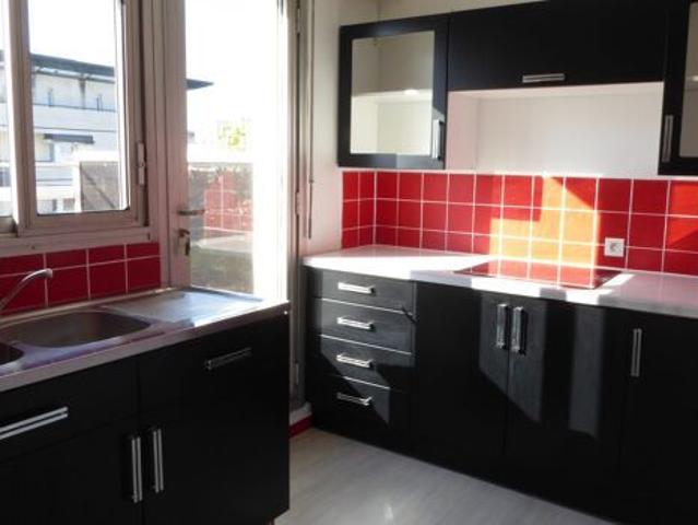 Appartement 3 pièces 65m2 REIMS 950 euros
