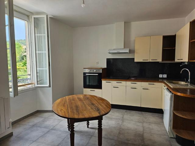 Appartement 3 pièces, 66 m² à louer à Volonne 04290