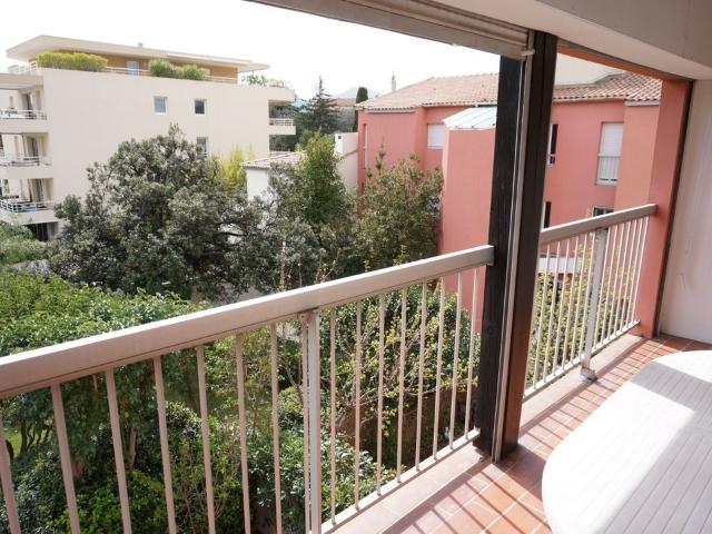 Appartement 3 pièces, 66 m² à louer à Marseille 8 13008