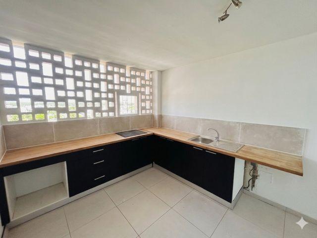 Appartement 3 pièces, 68 m² à louer à Les Abymes 97139