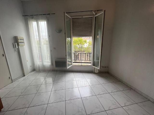 Appartement 3 pièces, 69 m² à louer à Nîmes 30000