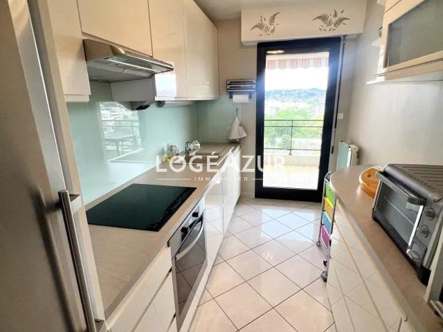 Appartement 3 pièces, 73 m² à louer à Antibes 06160